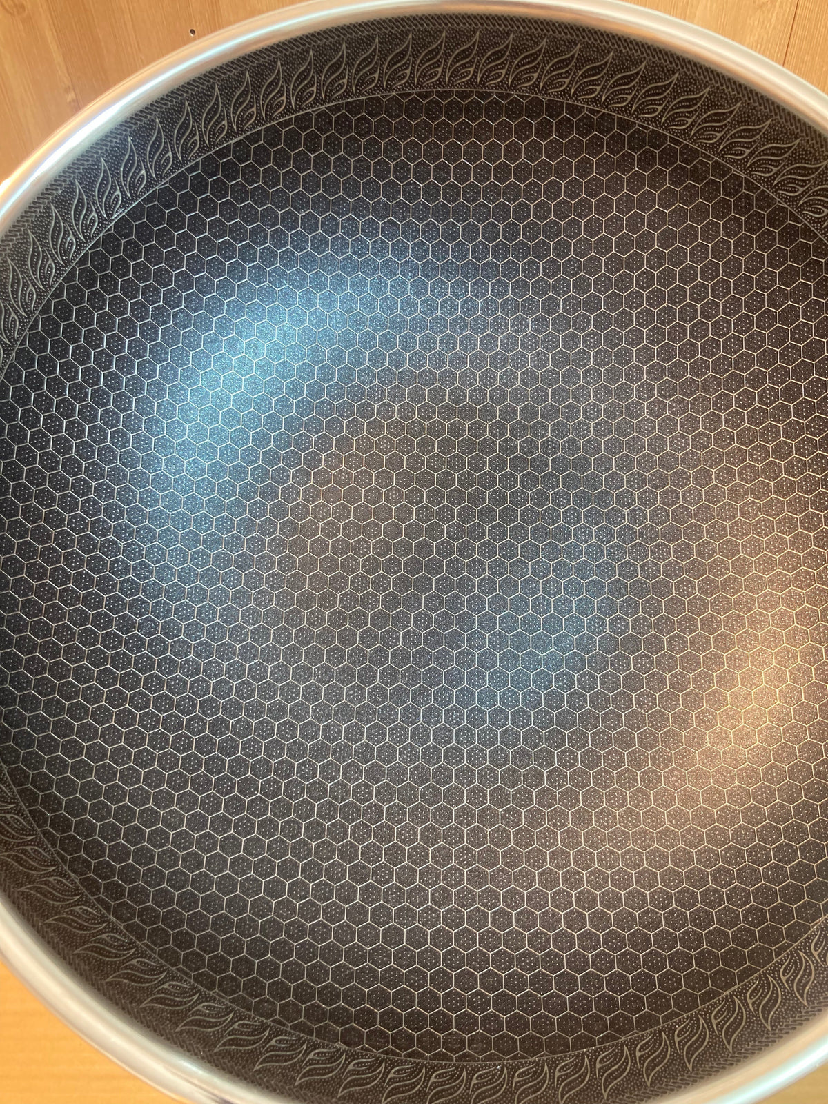 Double Laser Crafted HoneyComb Deep Pan Without Lid 34cm